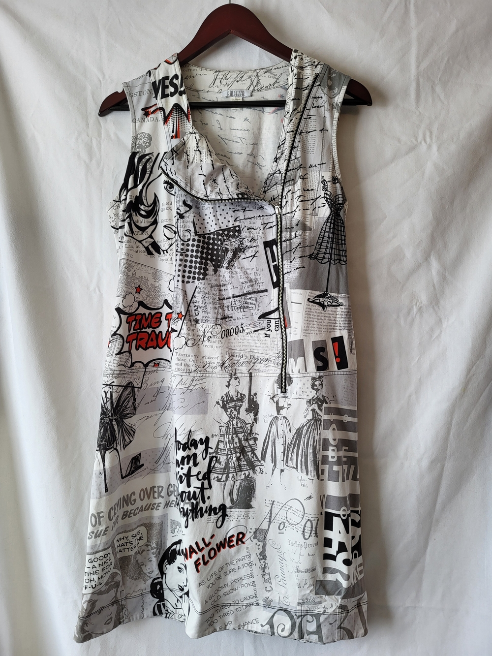 Sleeveless Graphic Print A-Line Dress in White and Black
